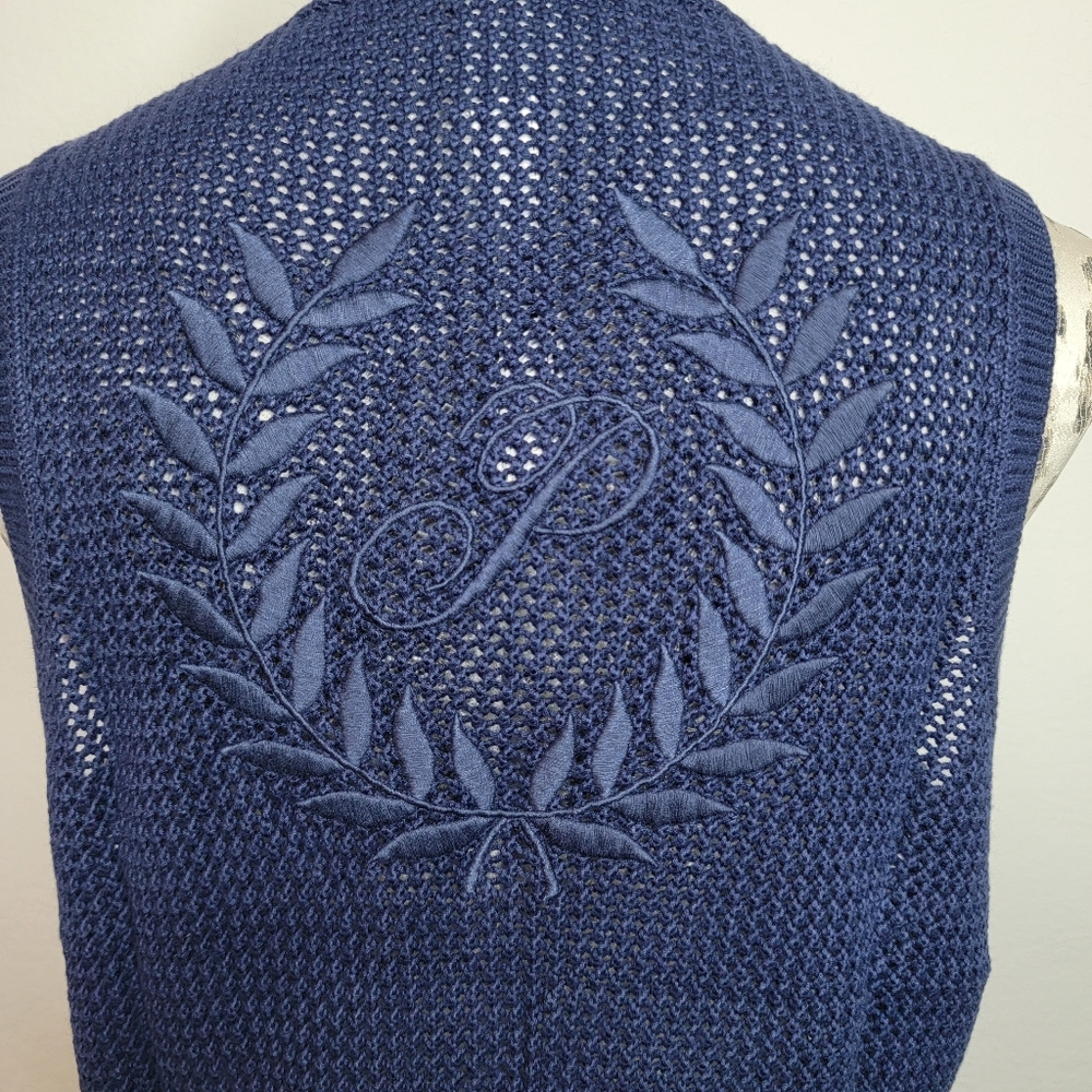 PINK Victoria's Secret Cambridge Knit Cropped Vest. - Picture 8 of 11